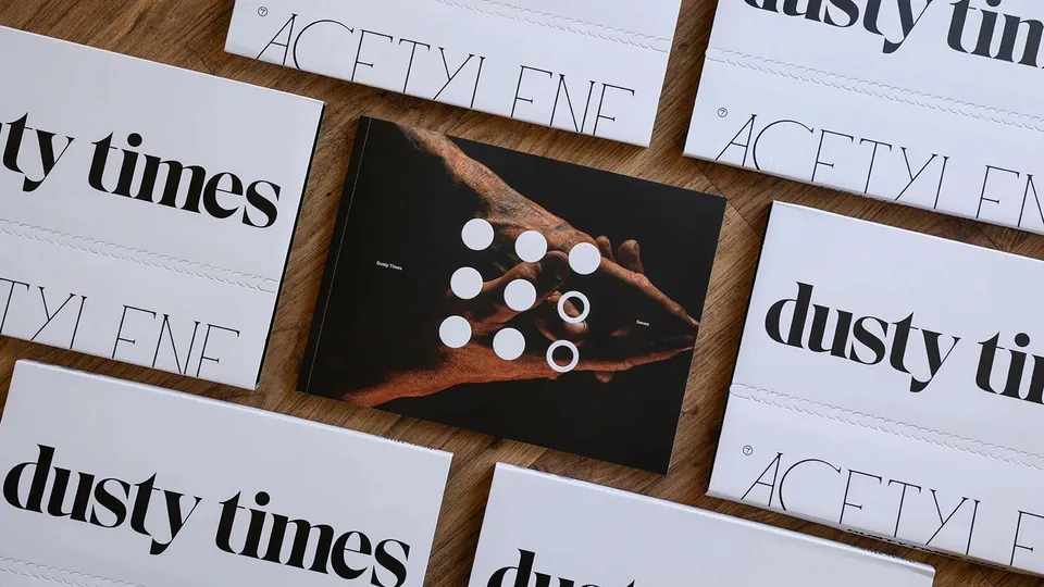 Dusty Times · Issue 7 + shipper